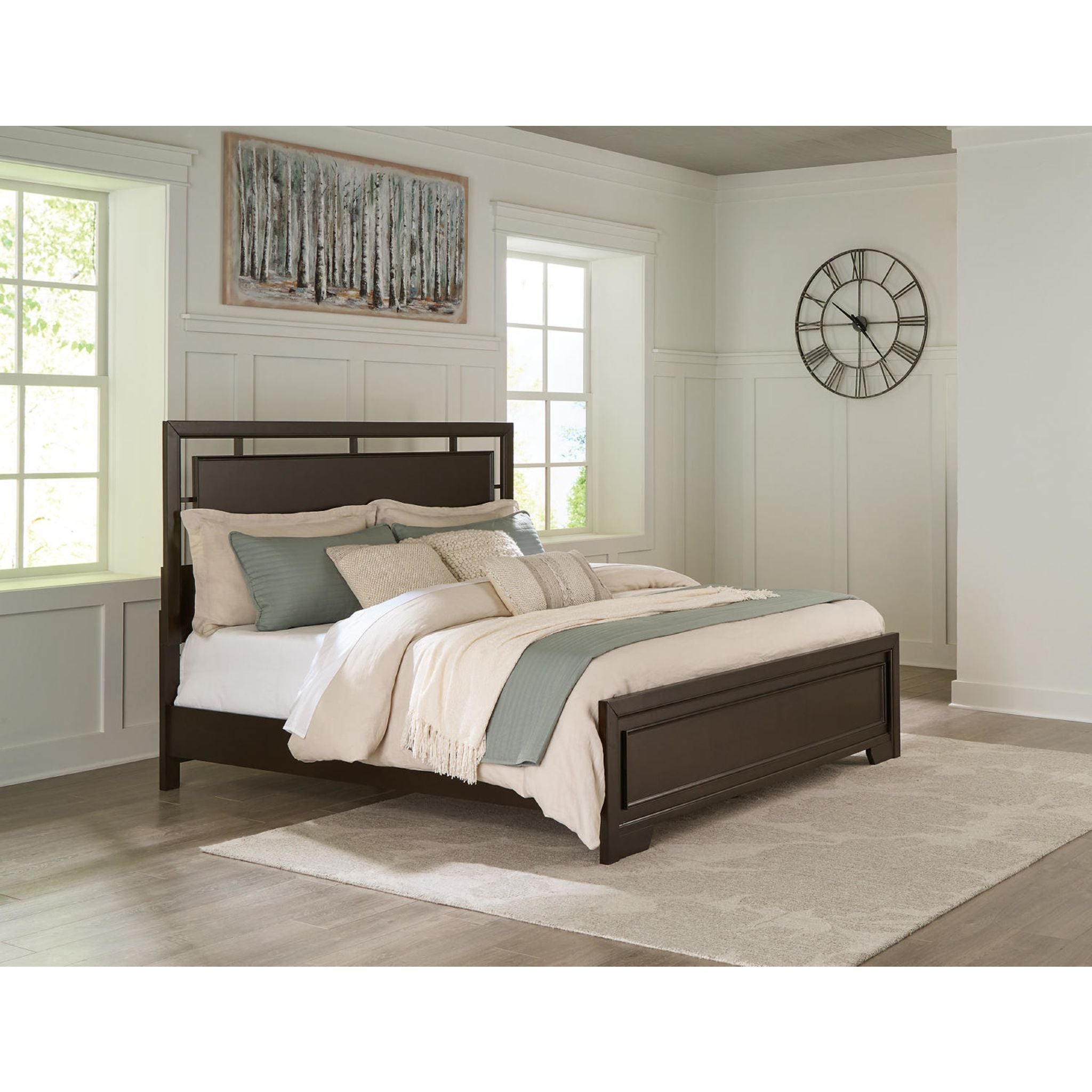 Covetown Queen Panel Bed - Dark Brown