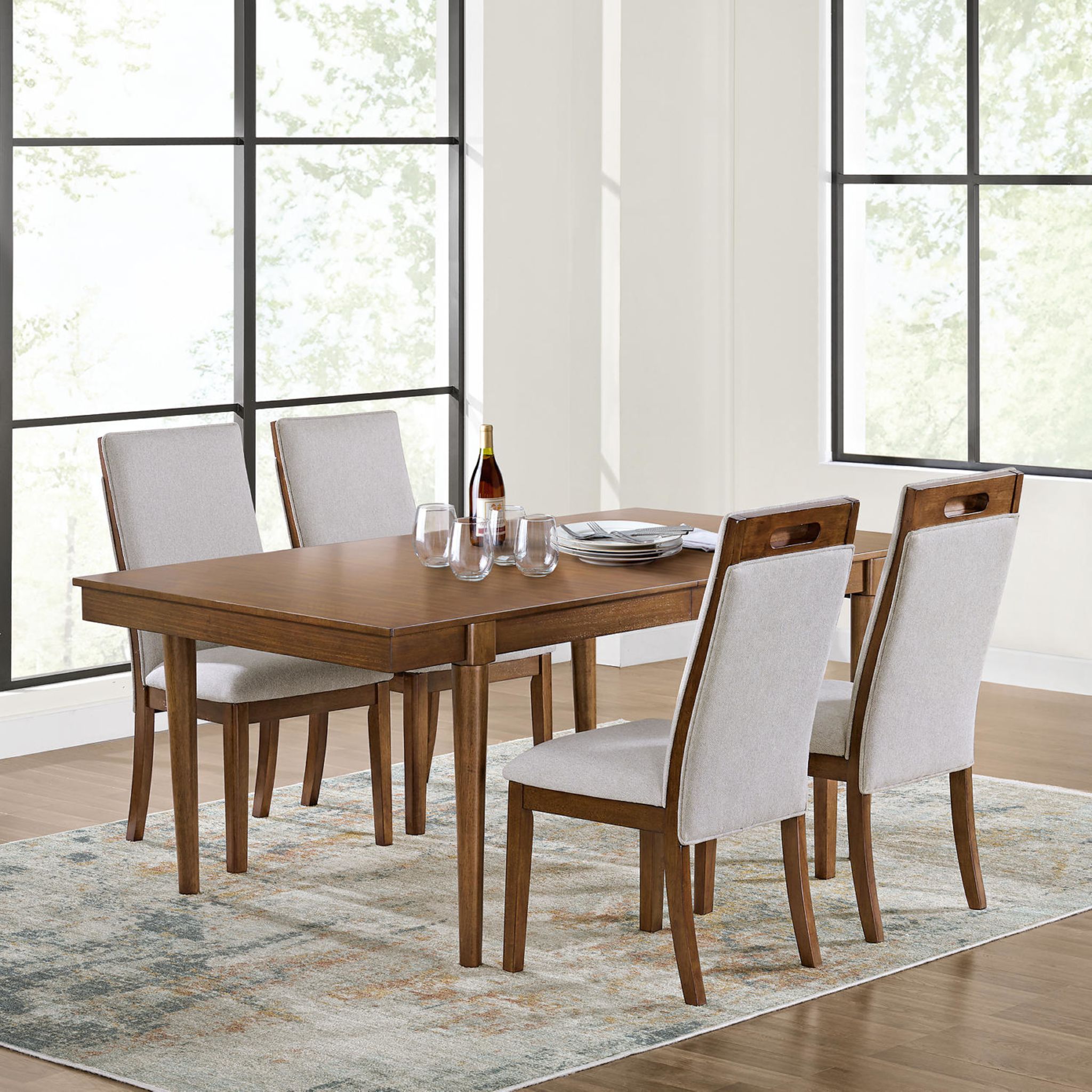 Lyncott Dining Set