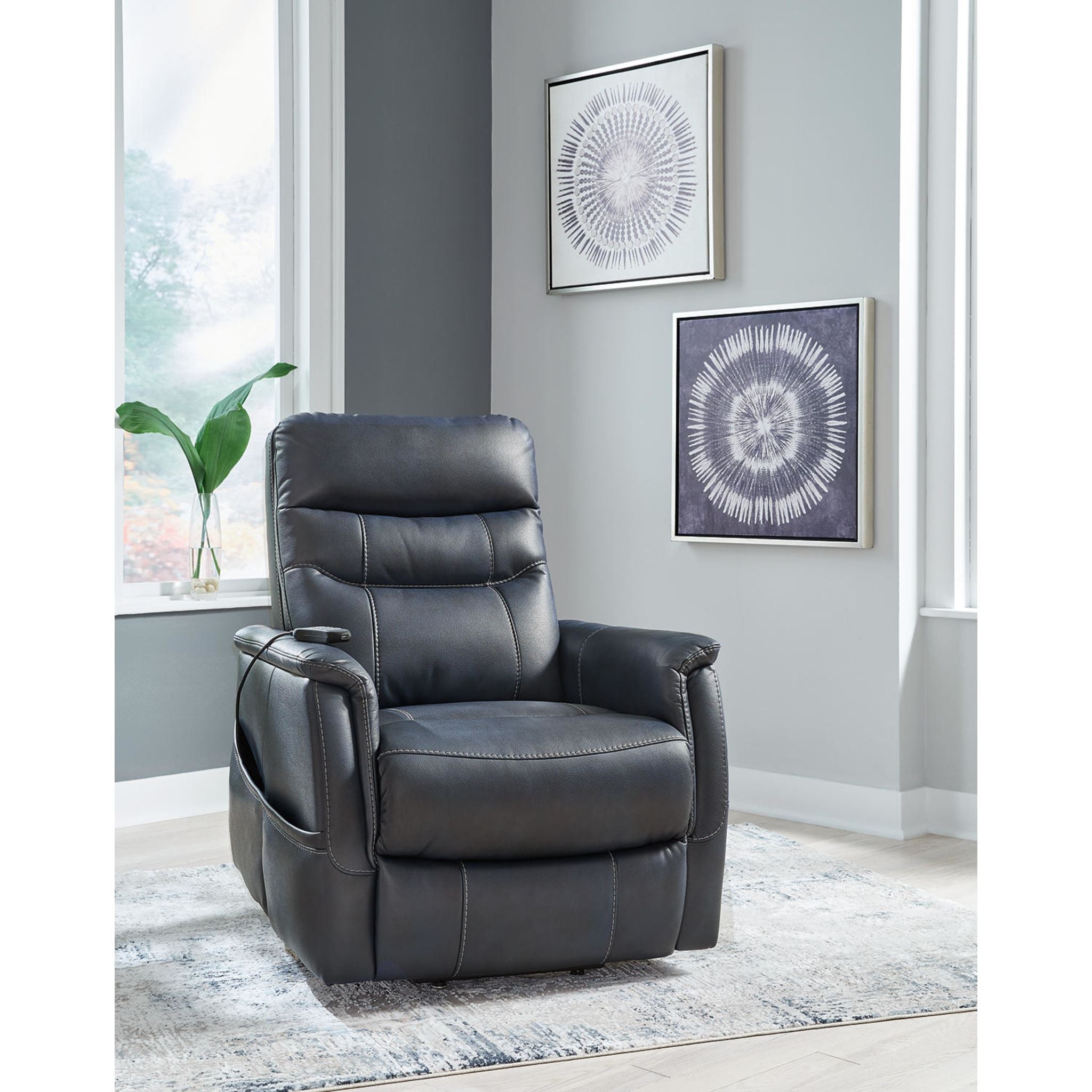 Strawbill Power Lift Recliner