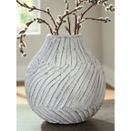 Shelvie Vase