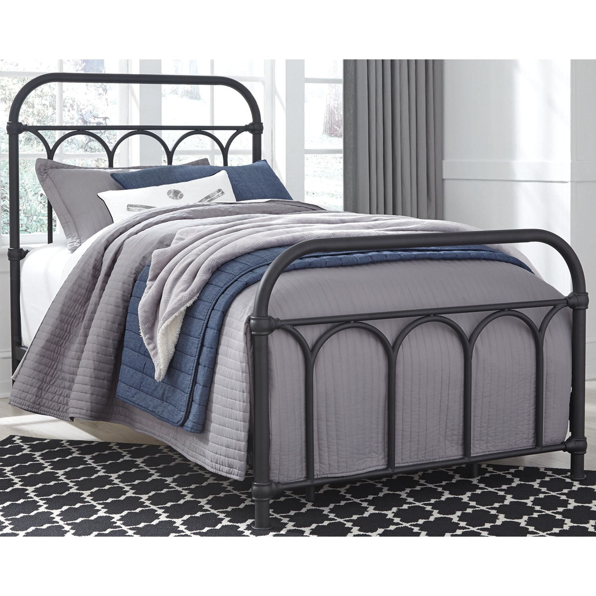 Nashburg Metal Bed - Black