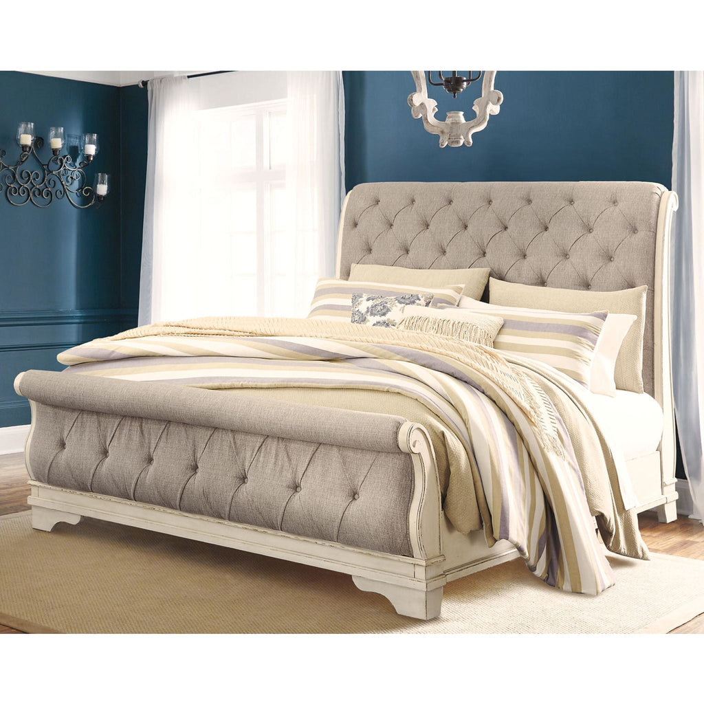 Realyn Sleigh Bed