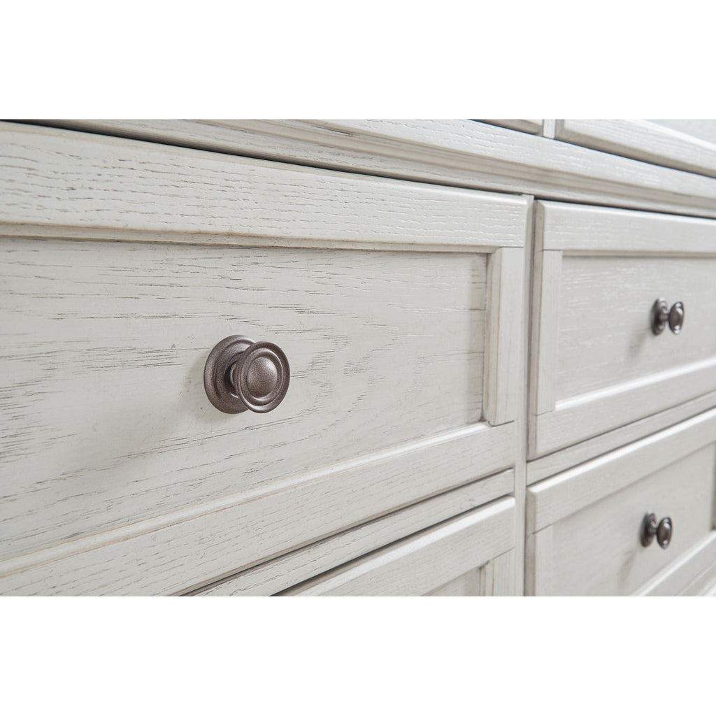 Robbinsdale 5 Piece King Sleigh Bedroom - Antique White