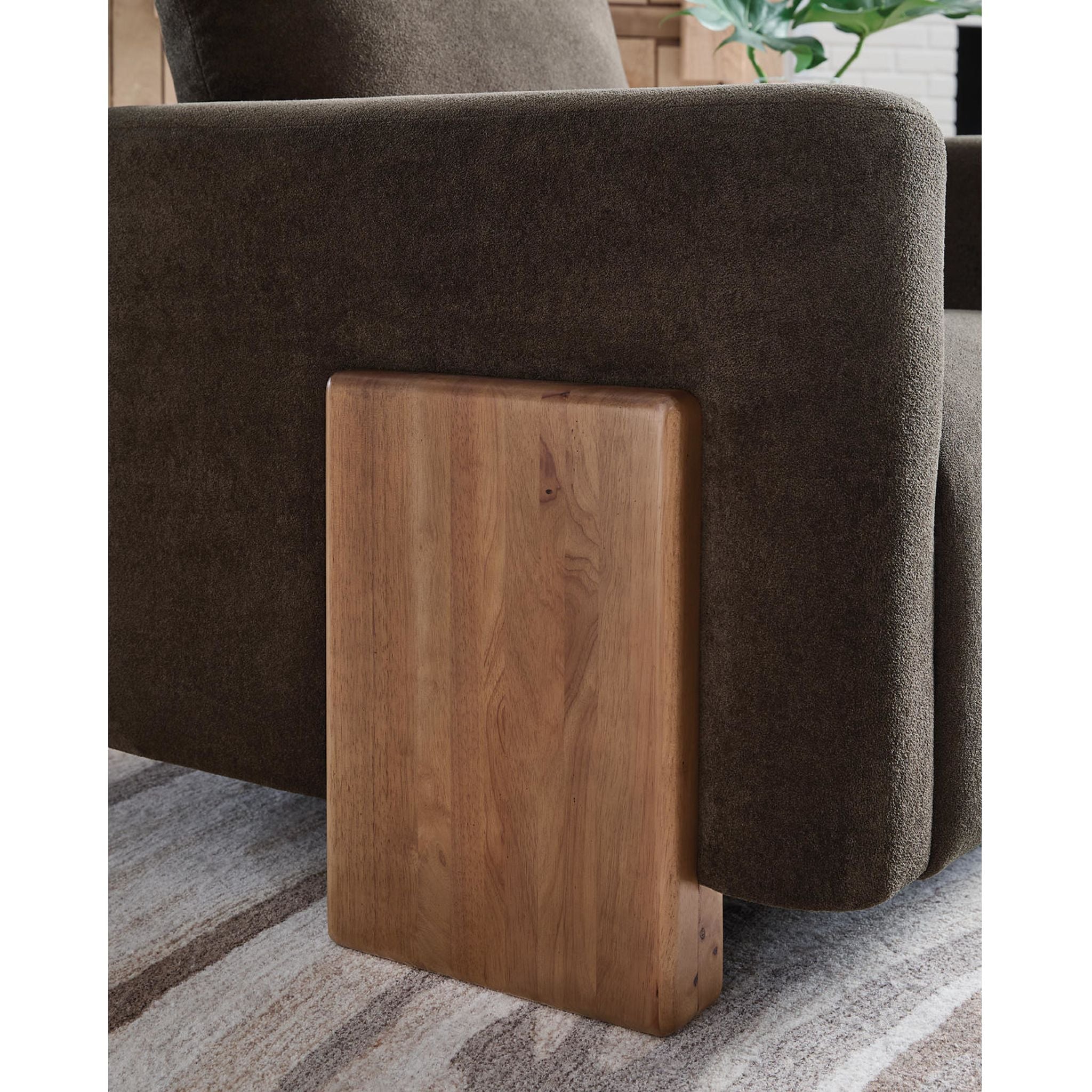 Dairlett Accent Chair - Brown