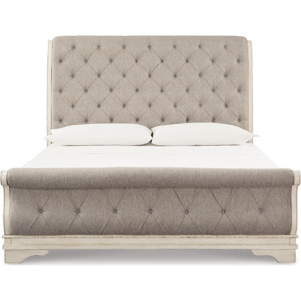 Realyn Sleigh Bed