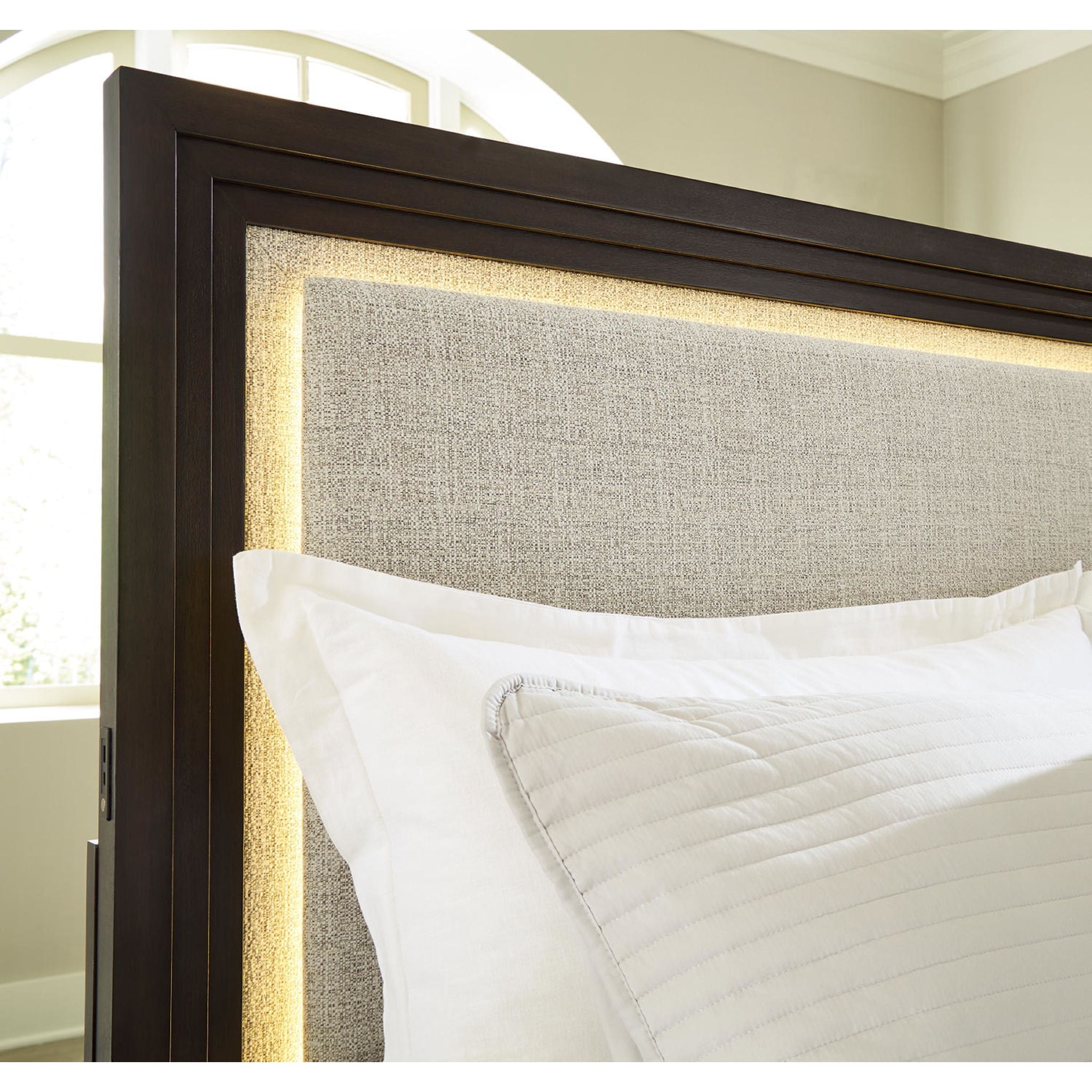 Neymorton Panel Bed - Dark Grayish Brown