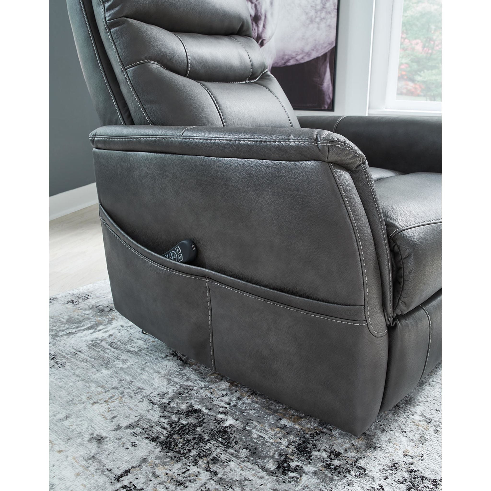 Strawbill Power Lift Recliner
