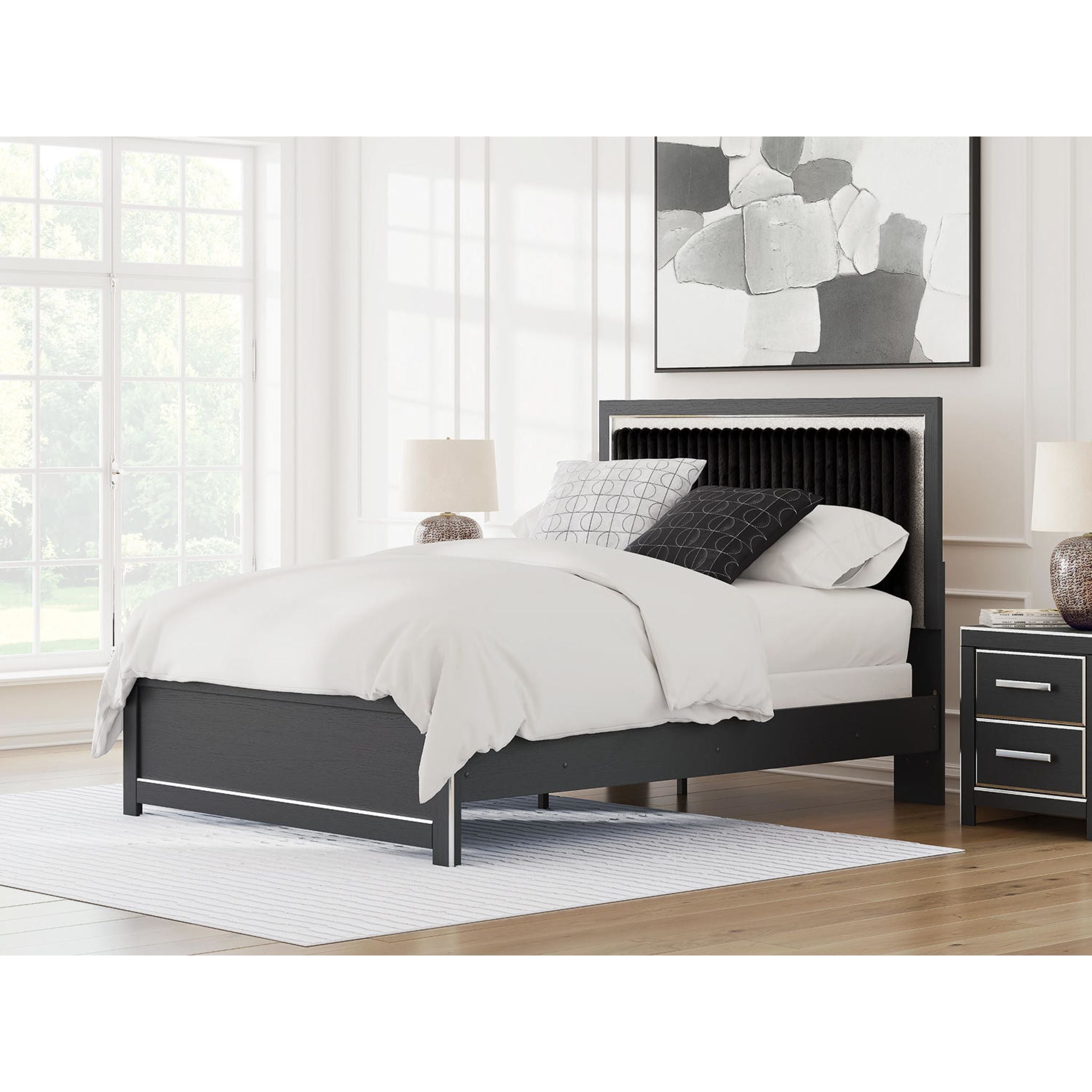 Zuraleus Queen Panel Bed - Black