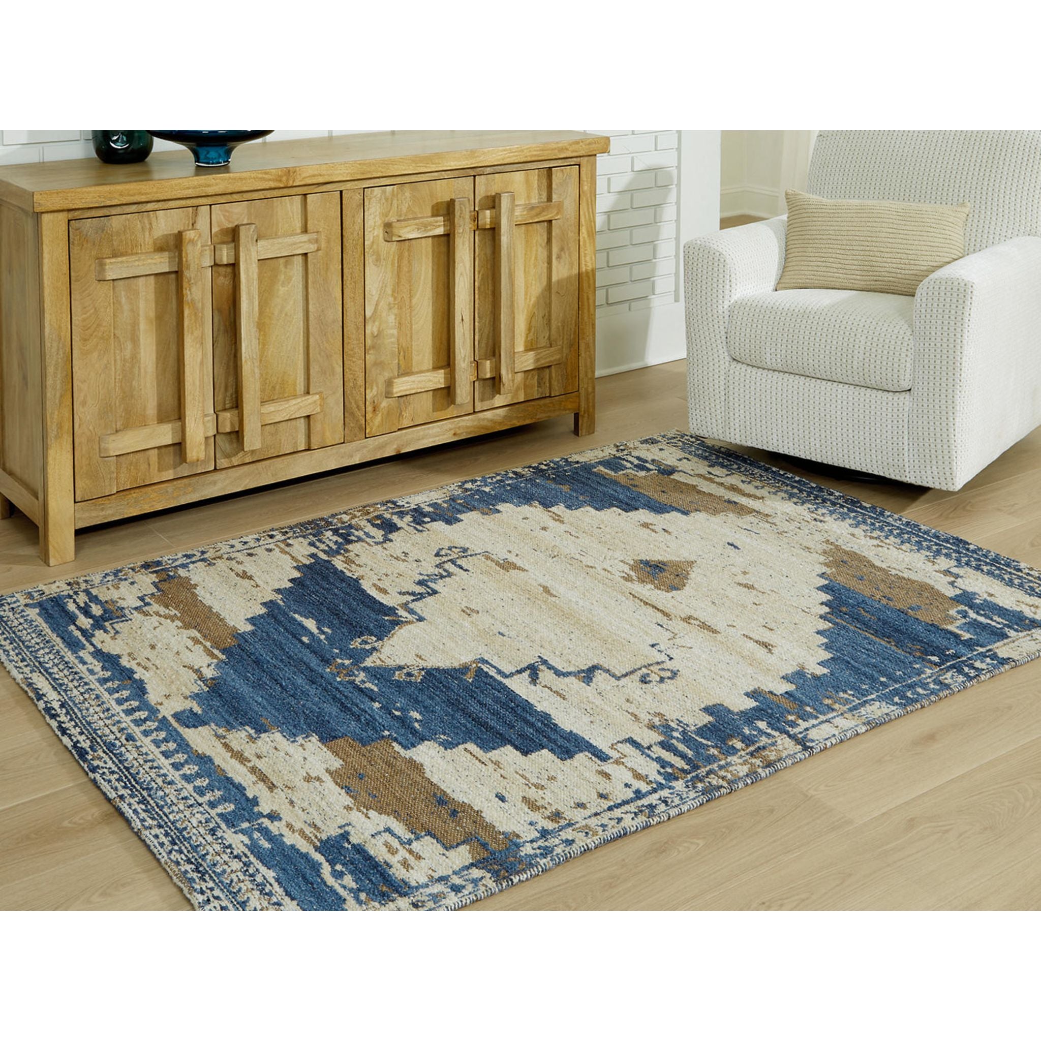Varnler Area Rug