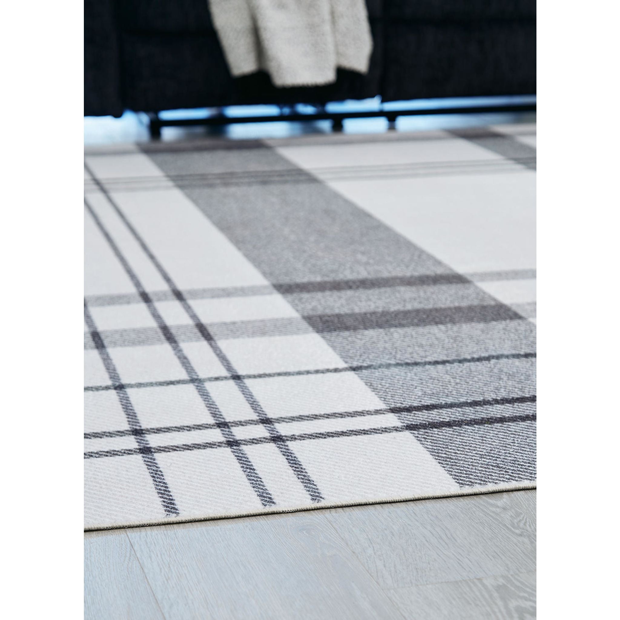 Kaidlow Area Rug - 8'x10'