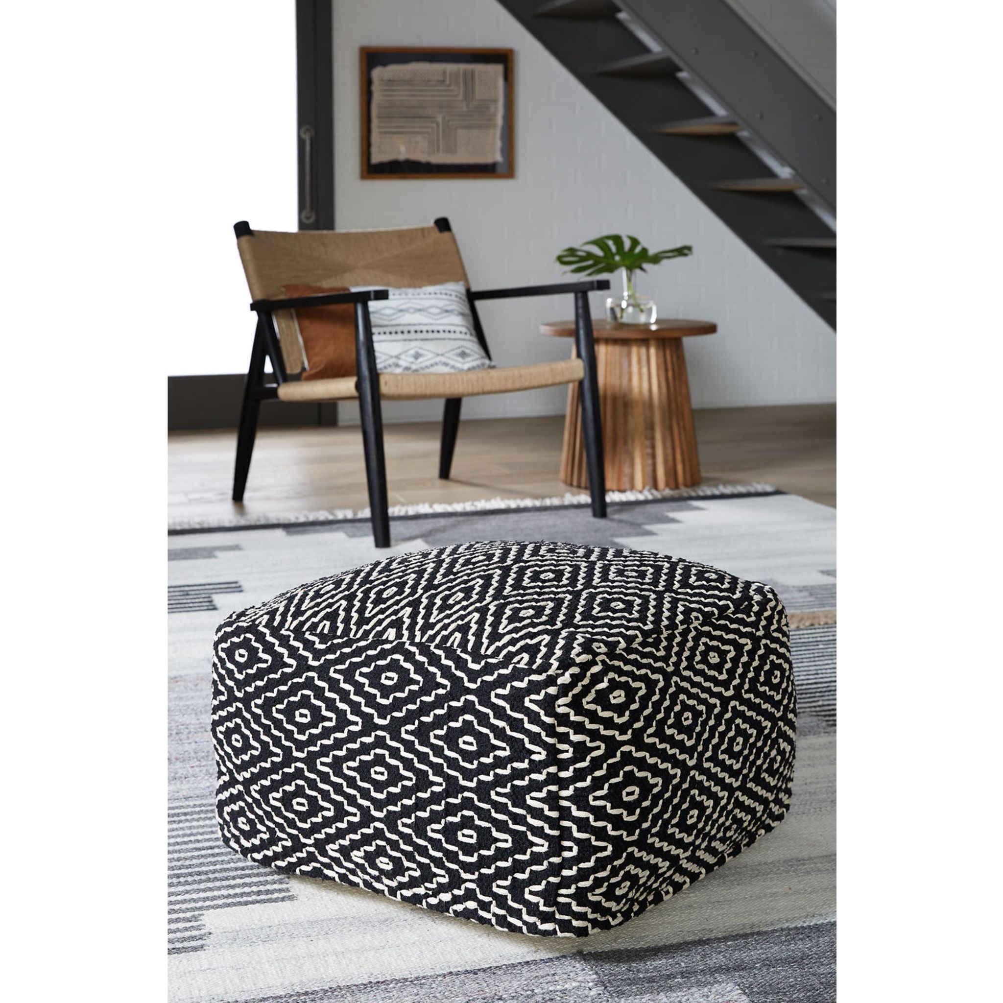 Jasett Pouf - Black/Ivory