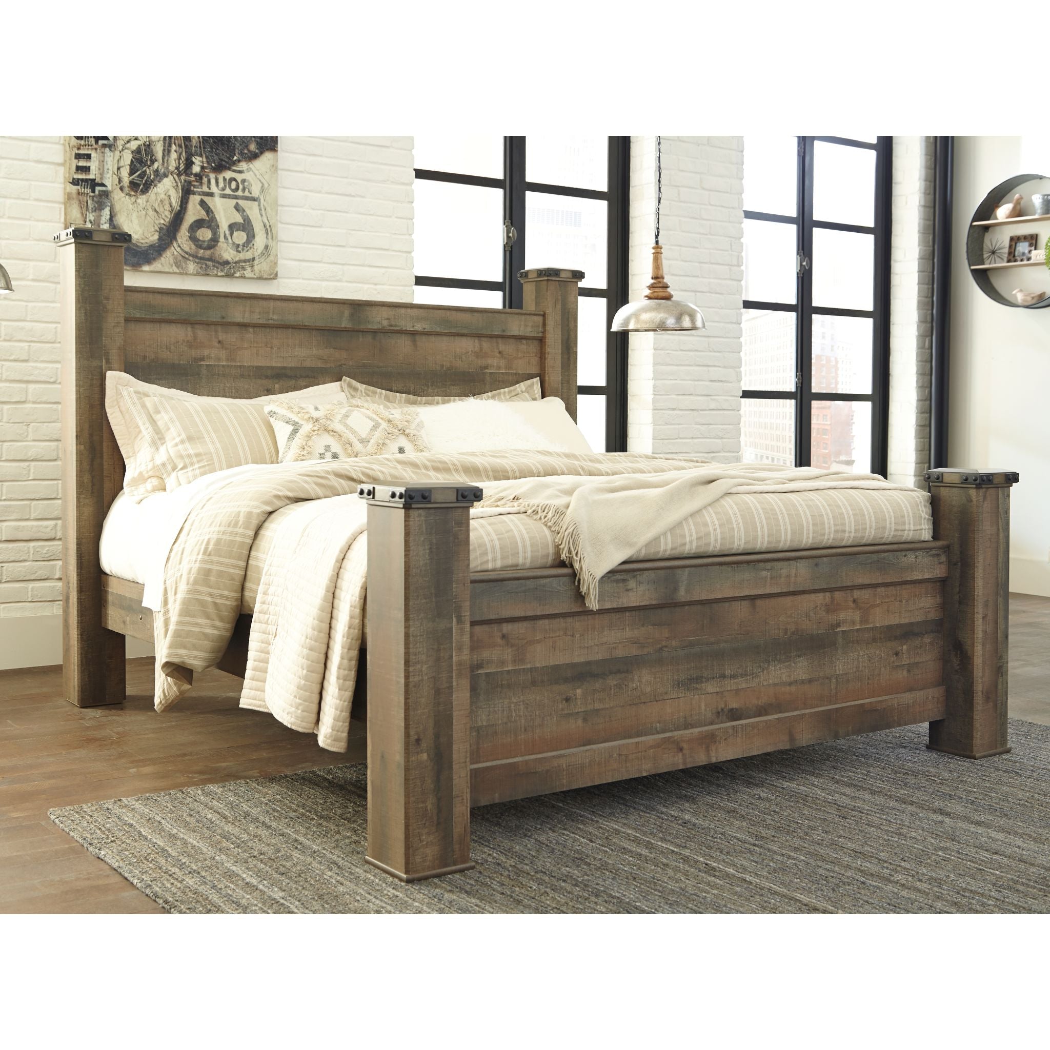 Trinell Poster Bed - Brown