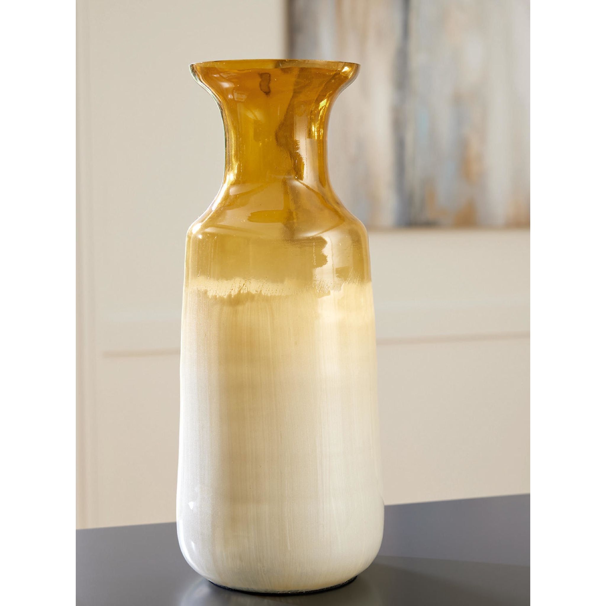 Wynburg Vase