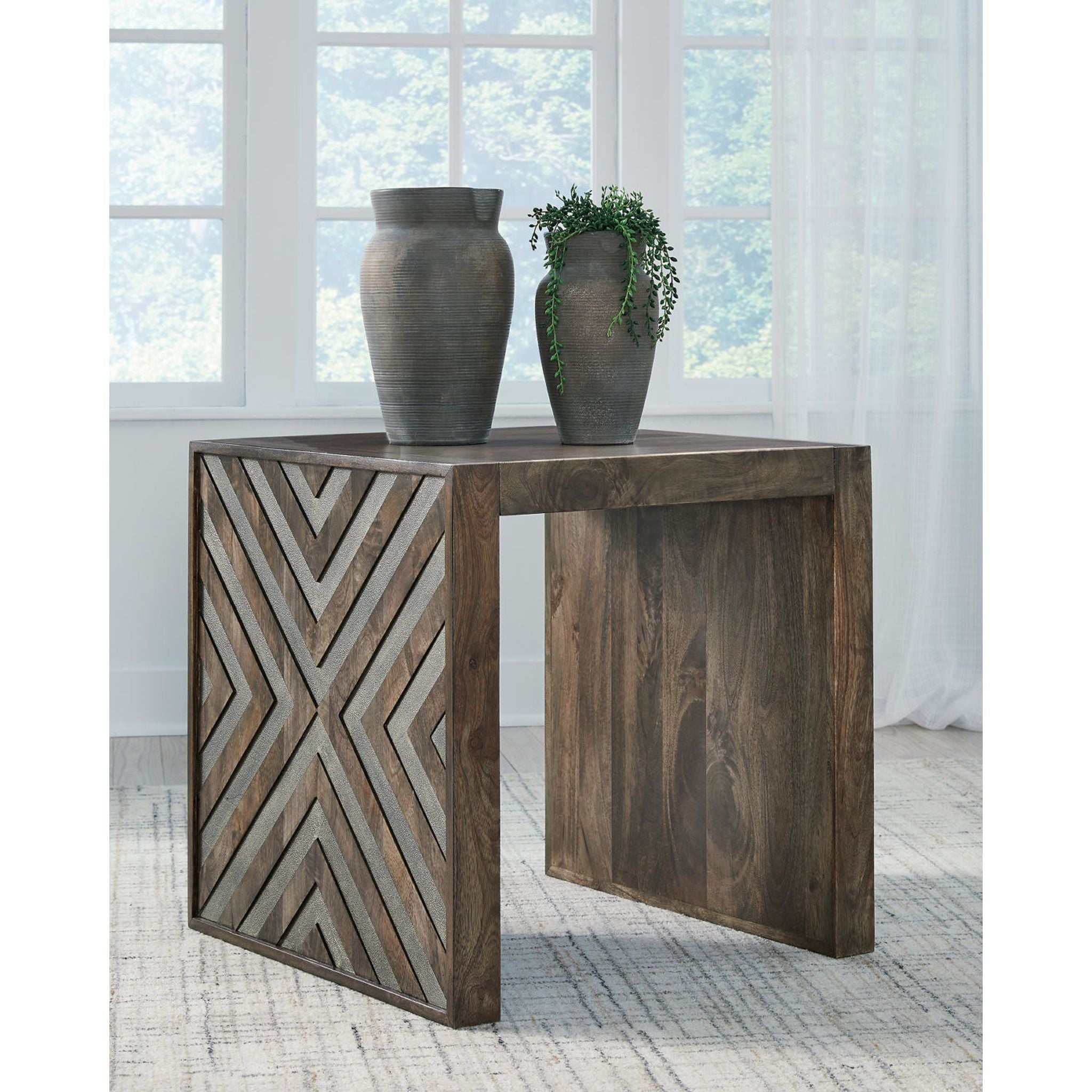 Dreggan End Table - Brown