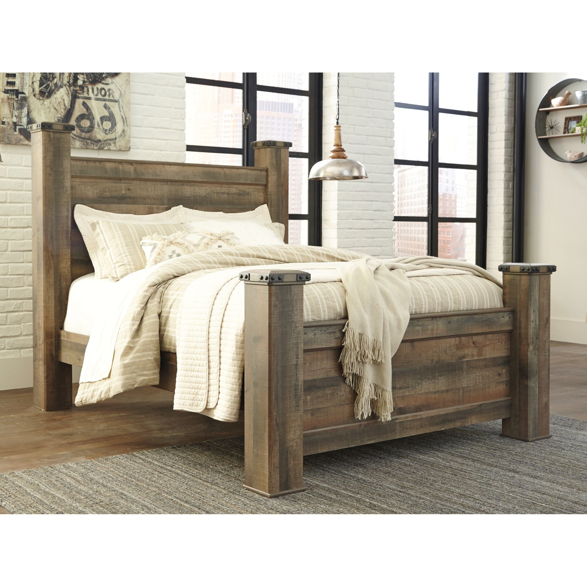 Trinell Poster Bed - Brown