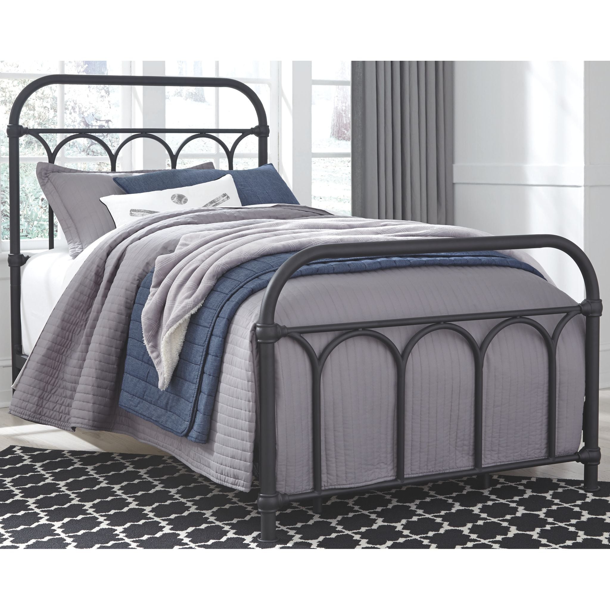 Nashburg Metal Bed - Black