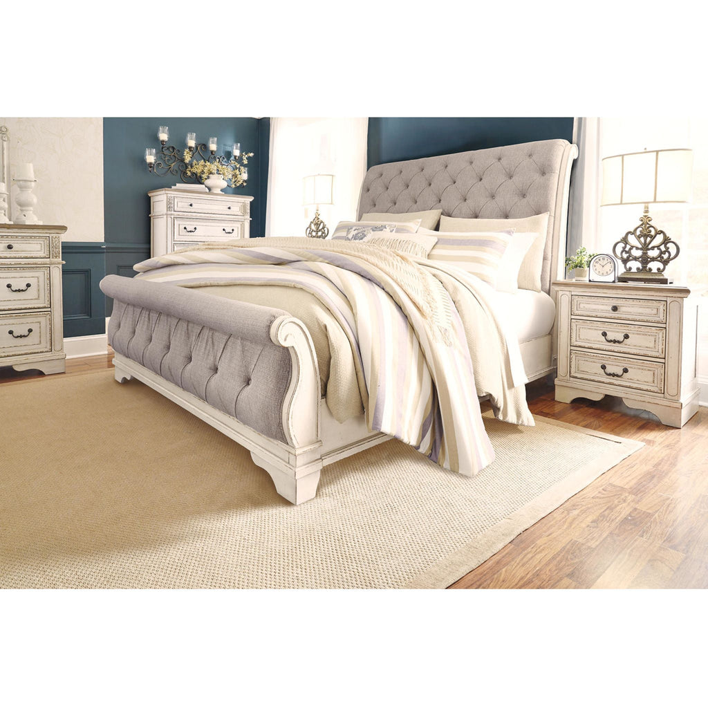 Realyn Sleigh Bed