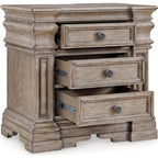 Blairhurst 6 Piece Queen Panel Bedroom - Light Grayish Brown