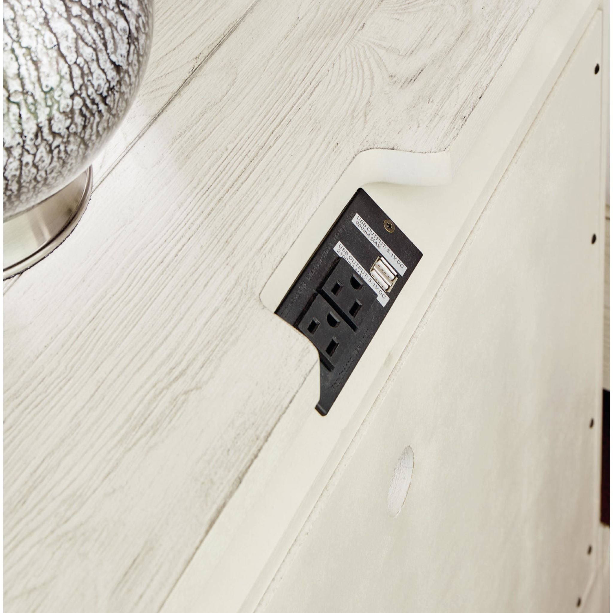 Arlendyne 6 Piece Panel Bedroom