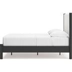 Cadmori 6 Piece Full Platform Bedroom - Black/White