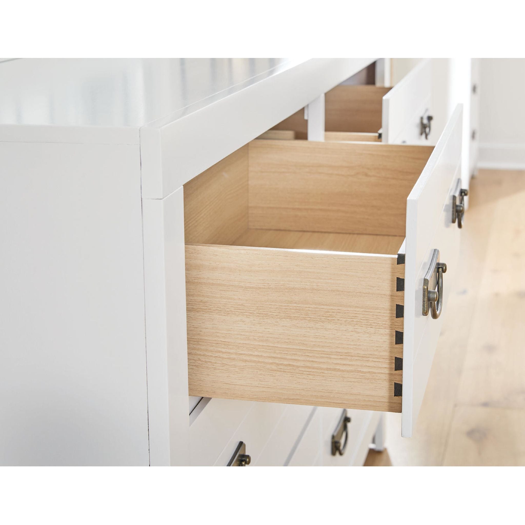 Binterglen 6 Piece King Panel Bedroom - White