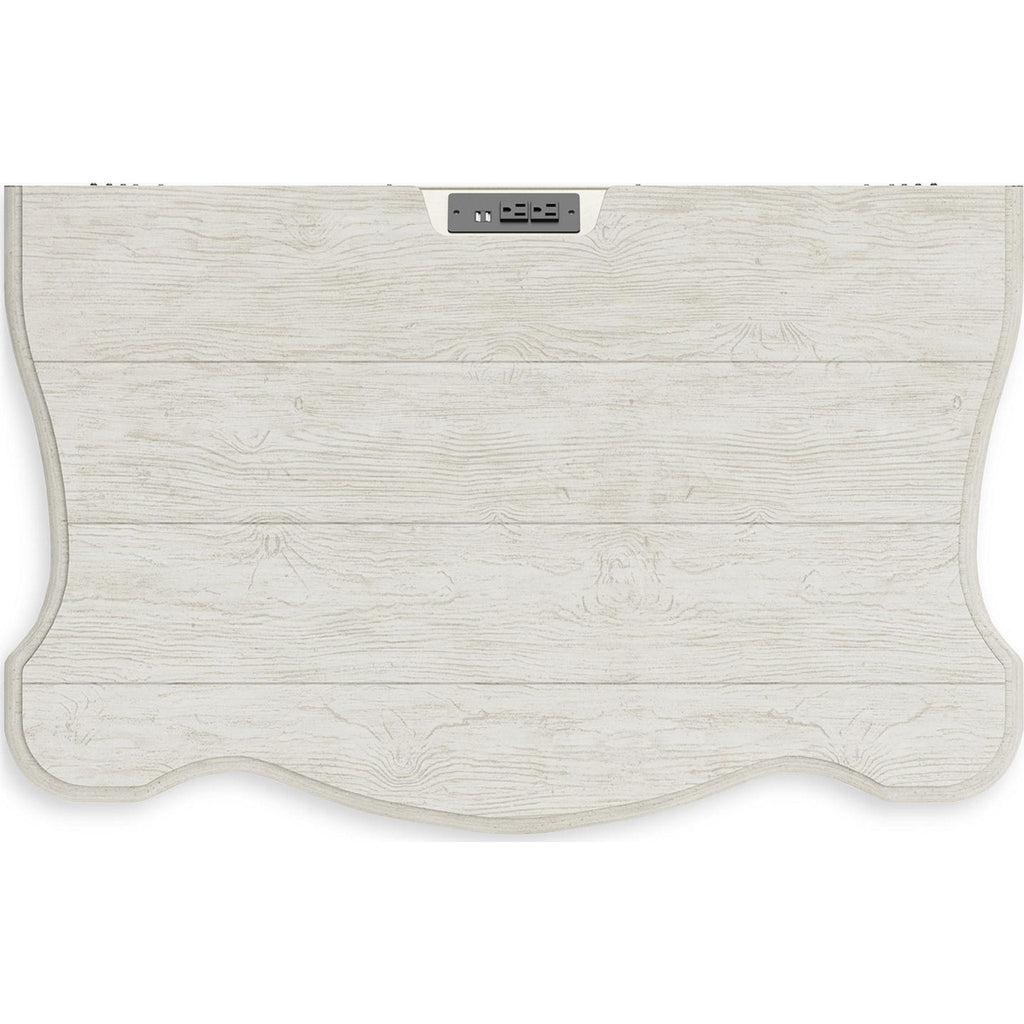 Arlendyne 6 Piece Panel Bedroom