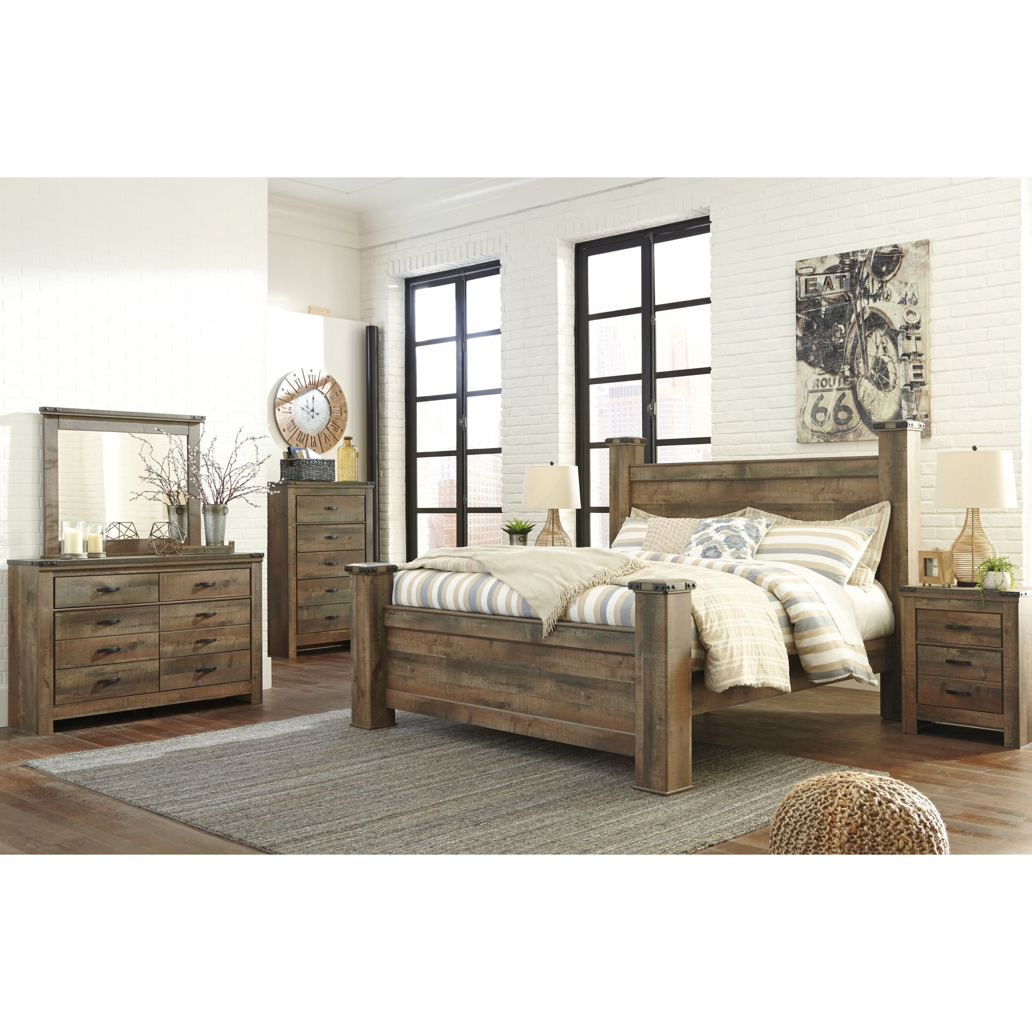 Trinell Poster Bed - Brown