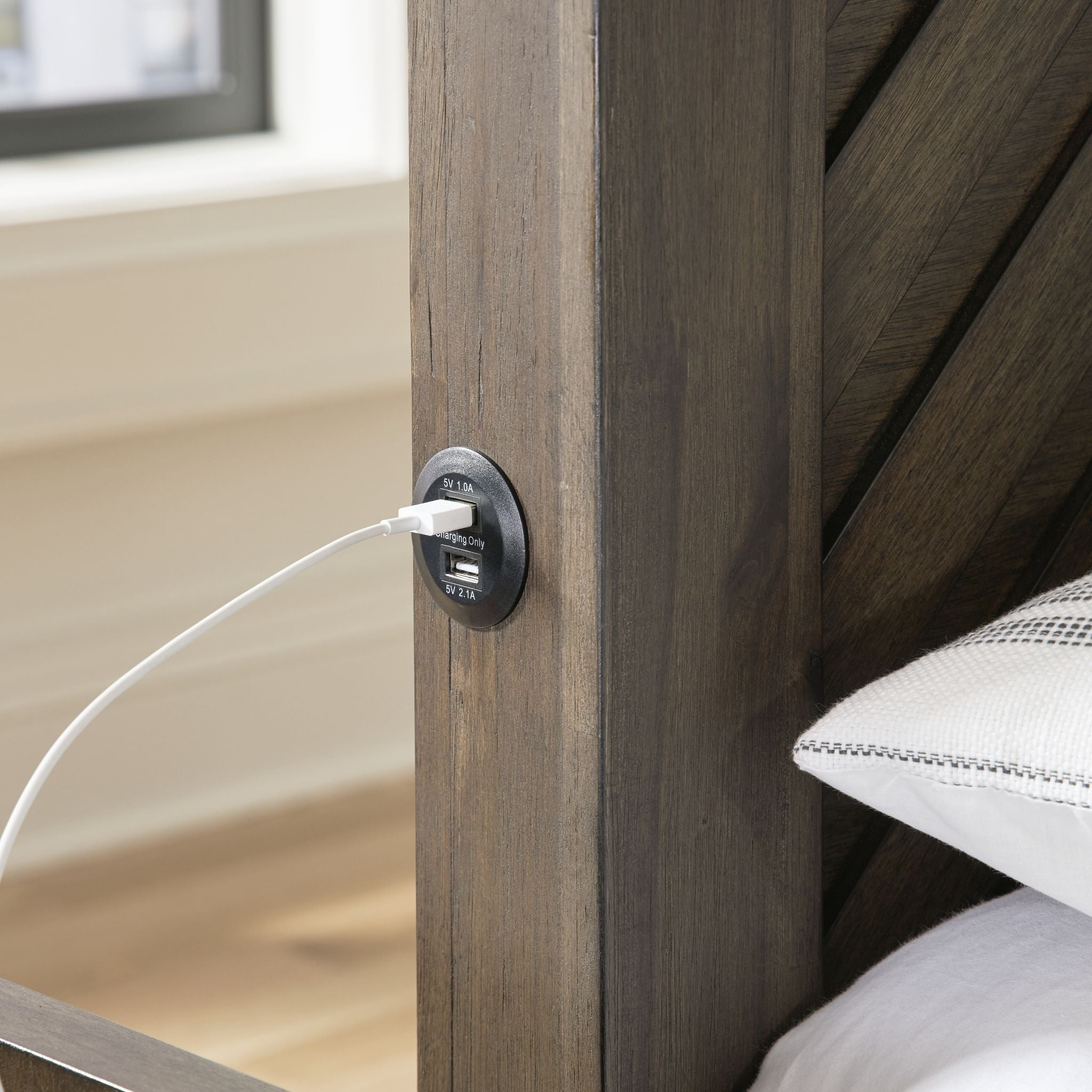 Arkenton Queen Panel Bed