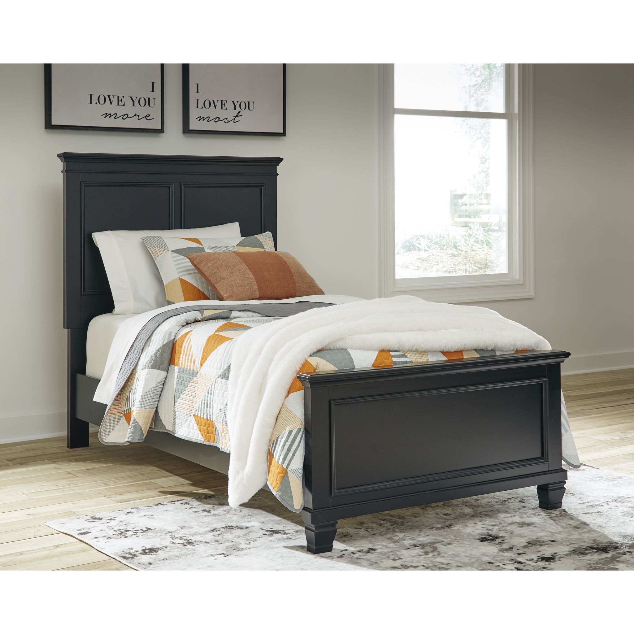 Lanolee 6 Piece Panel Bedroom - Black