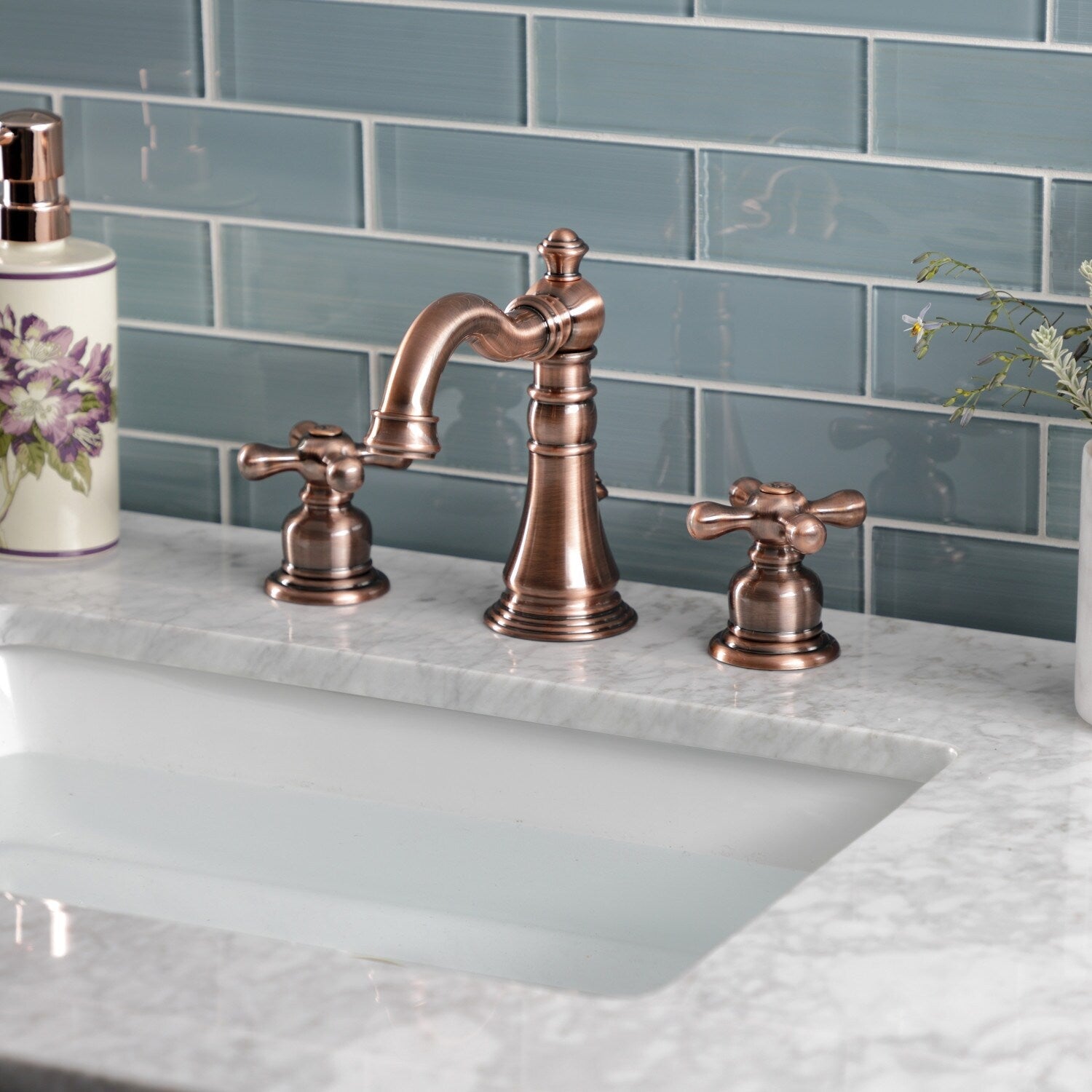 American Classic 8 in. Widespread Bathroom Faucet